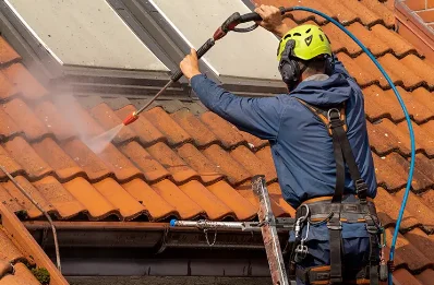 Démoussage et hydrofuge de toiture à Kerfot